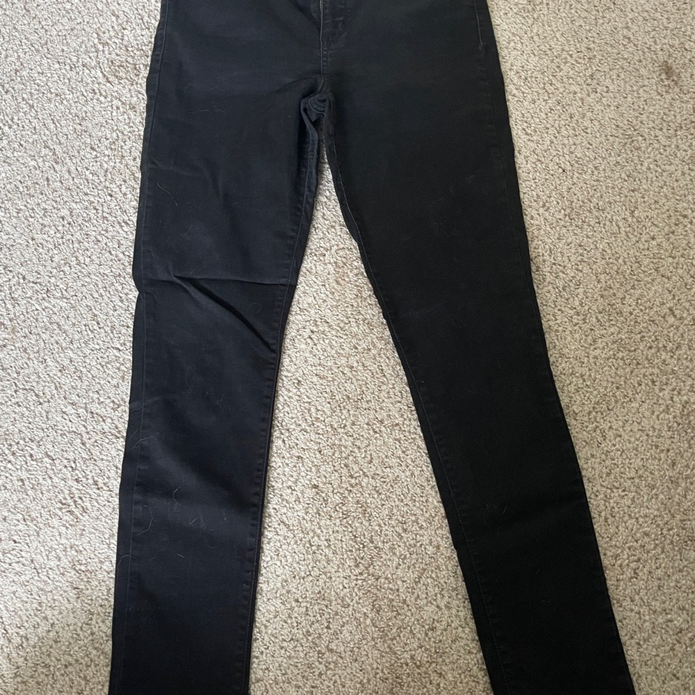32 Levi skinny jeans